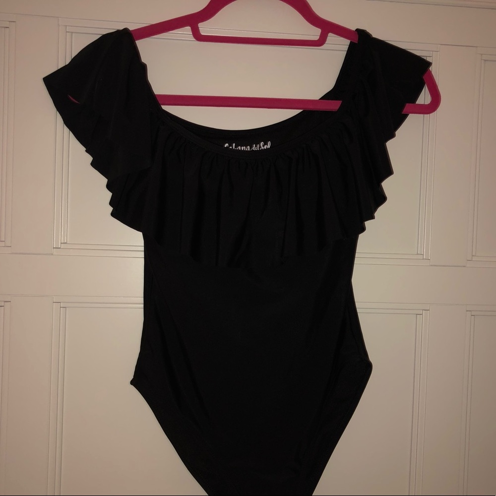 Super trendy swim suit!!